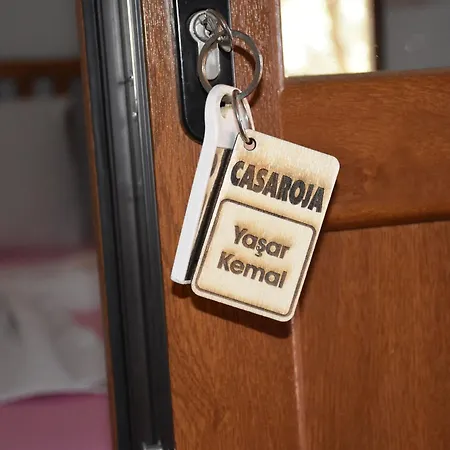 Casa Roja Gazde/Camere de închiriat *
