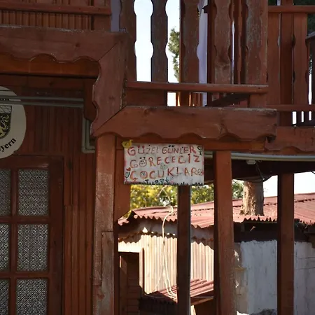 Casa Roja Faralya
