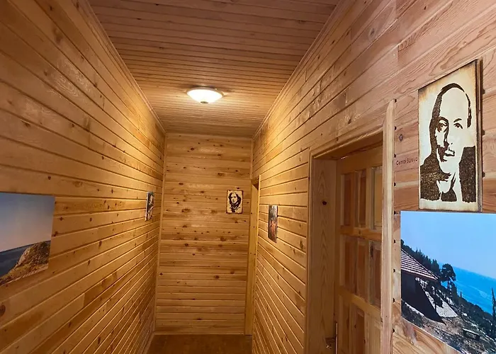 Проживание в семье Casa Roja